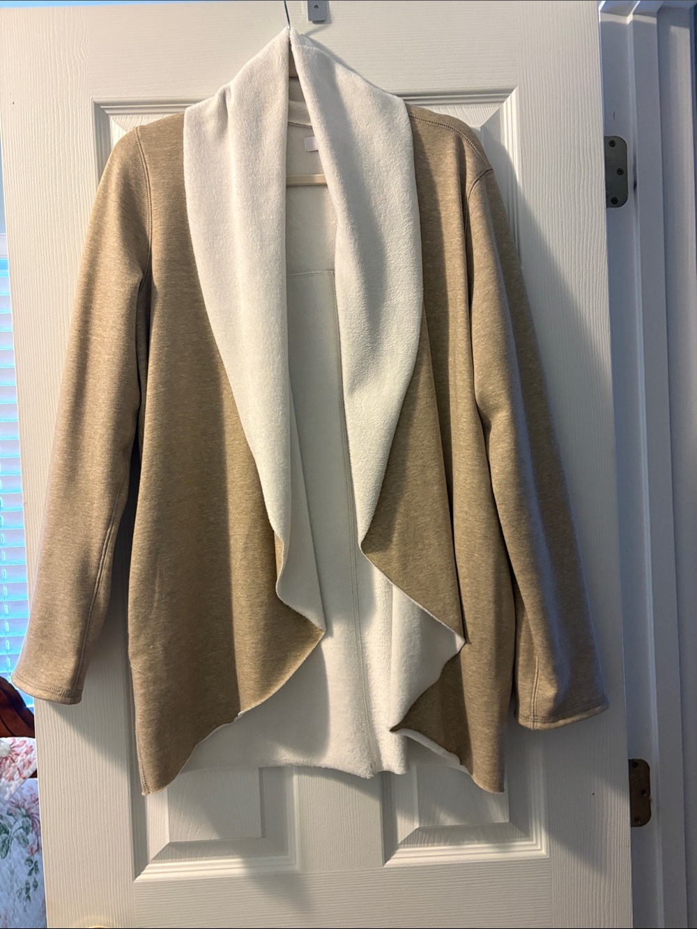 Soft Draped Open-Front Women's Sweater Cardigan - Beige and Cream